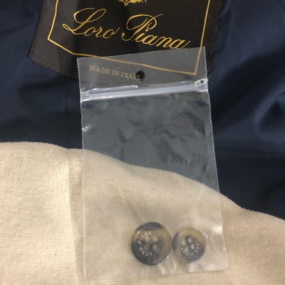 LORO PIANA Windbreaker with detachable sleeves - Picture 7 of 7